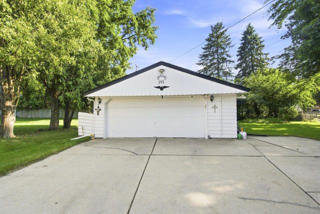 5805 W Fountain AVENUE, Milwaukee, WI 53223
