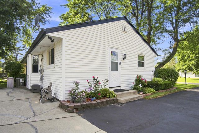 5805 W Fountain AVENUE, Milwaukee, WI 53223
