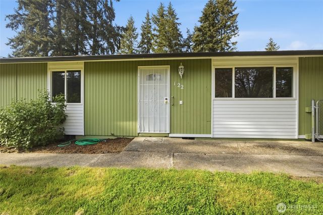 122 Raintree Loop SE, Rainier, WA 98576