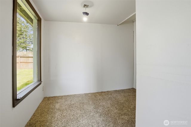 122 Raintree Loop SE, Rainier, WA 98576
