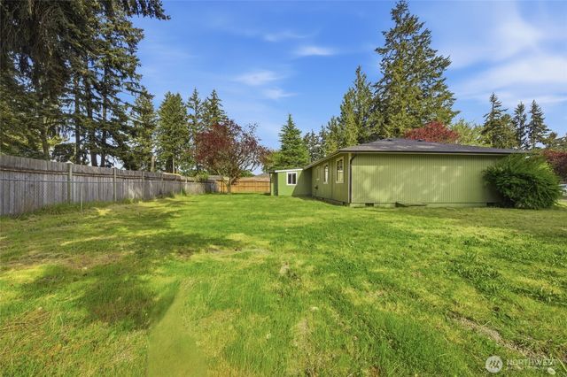 122 Raintree Loop SE, Rainier, WA 98576