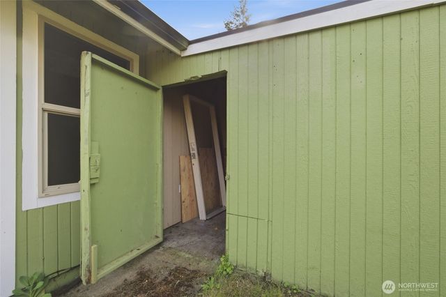 122 Raintree Loop SE, Rainier, WA 98576