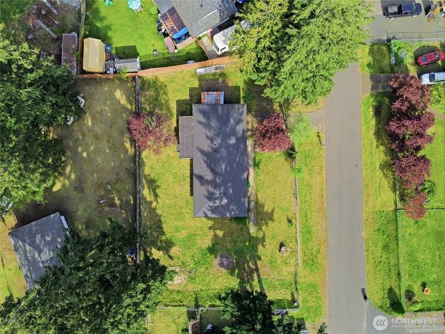122 Raintree Loop SE, Rainier, WA 98576