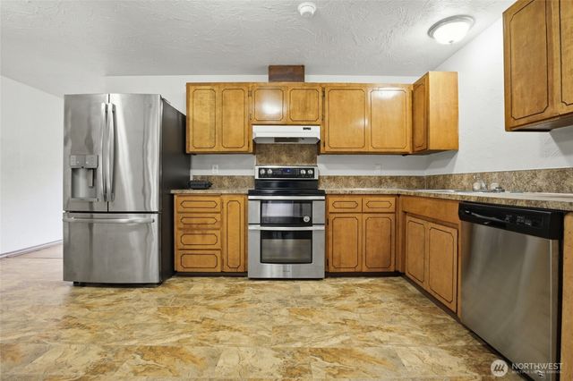 122 Raintree Loop SE, Rainier, WA 98576
