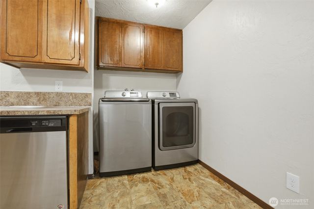 122 Raintree Loop SE, Rainier, WA 98576