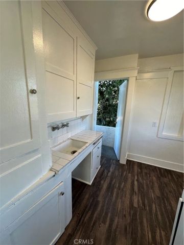 1101 Cherry Avenue, Long Beach, CA 90813