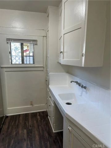 1101 Cherry Avenue, Long Beach, CA 90813