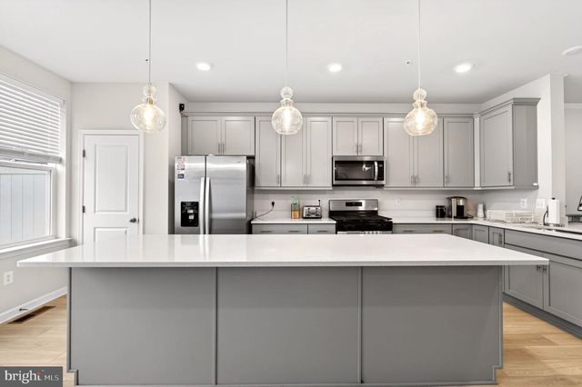 6512 GREENLEIGH, Middle River, MD 21220