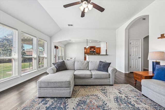 20496 E 47th Street S, Broken Arrow, OK 74014