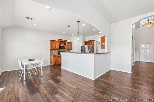 20496 E 47th Street S, Broken Arrow, OK 74014