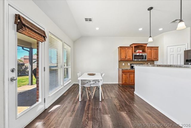 20496 E 47th Street S, Broken Arrow, OK 74014