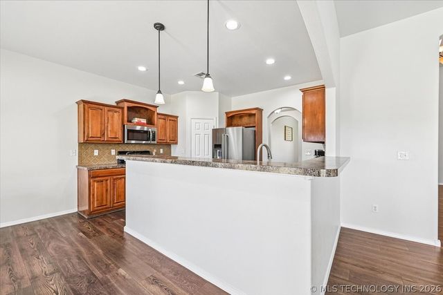 20496 E 47th Street S, Broken Arrow, OK 74014