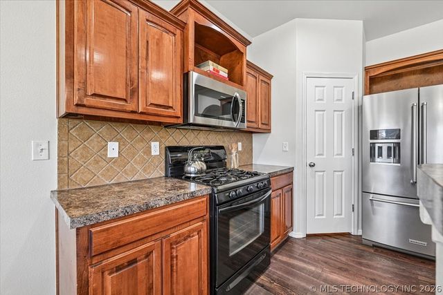 20496 E 47th Street S, Broken Arrow, OK 74014