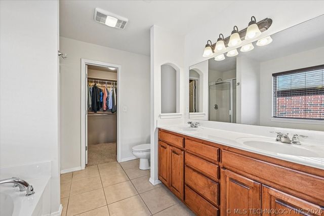 20496 E 47th Street S, Broken Arrow, OK 74014