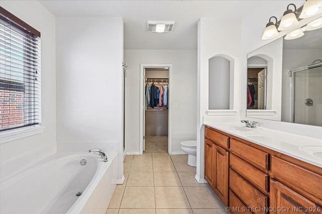 20496 E 47th Street S, Broken Arrow, OK 74014