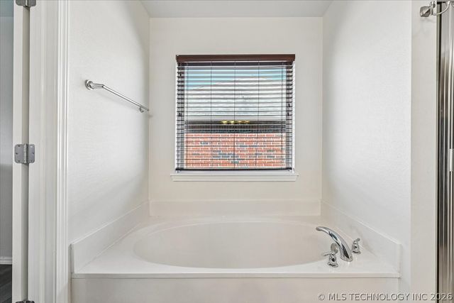 20496 E 47th Street S, Broken Arrow, OK 74014