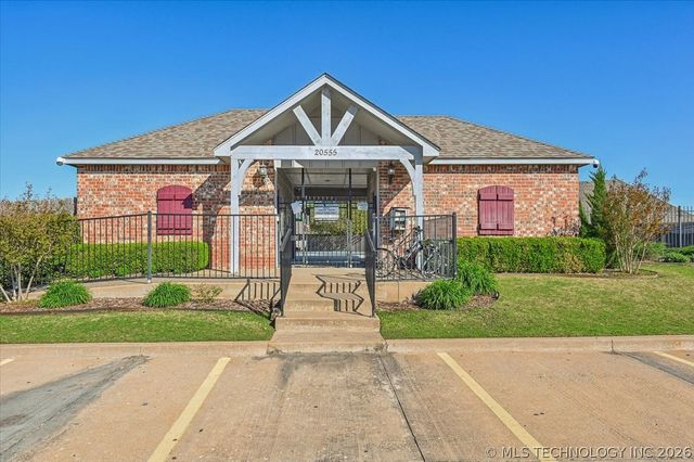 20496 E 47th Street S, Broken Arrow, OK 74014