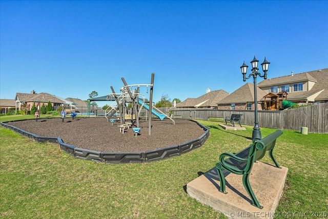 20496 E 47th Street S, Broken Arrow, OK 74014