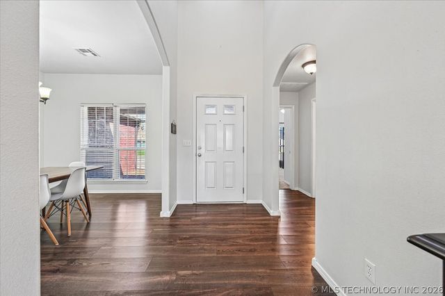 20496 E 47th Street S, Broken Arrow, OK 74014