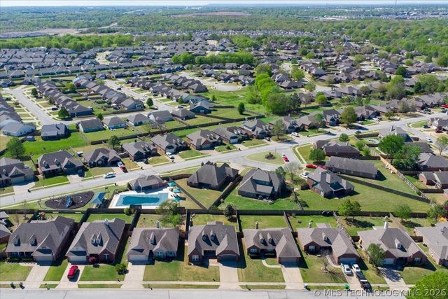 20496 E 47th Street S, Broken Arrow, OK 74014