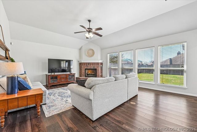 20496 E 47th Street S, Broken Arrow, OK 74014