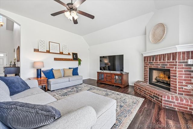 20496 E 47th Street S, Broken Arrow, OK 74014