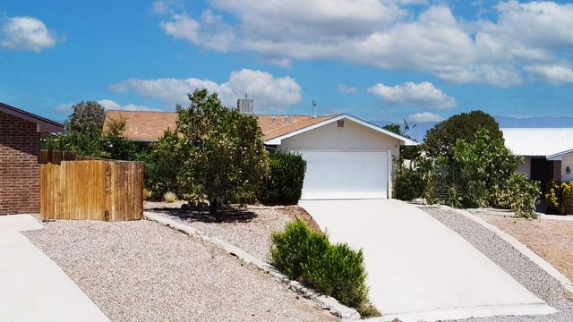 4 ALDEA Place, Los Lunas, NM 87031