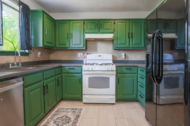 4 ALDEA Place, Los Lunas, NM 87031