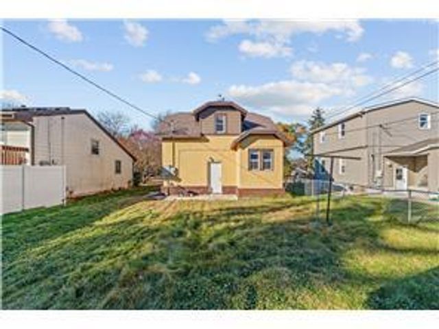 3934 Vera Cruz Avenue N, Robbinsdale, MN 55422
