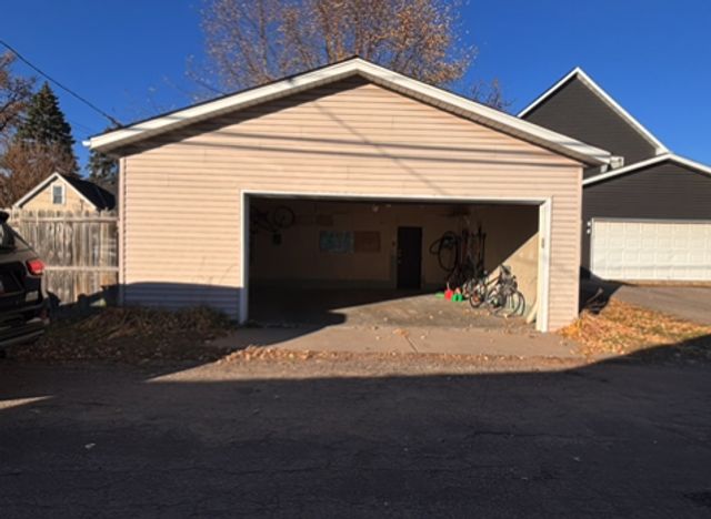 1110 Magnolia Ave, Saint Paul, MN 55106