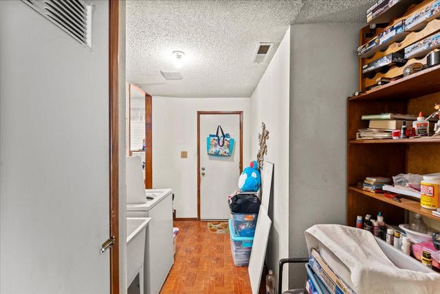 7446 Sylvia Way, Sacramento, CA 95822