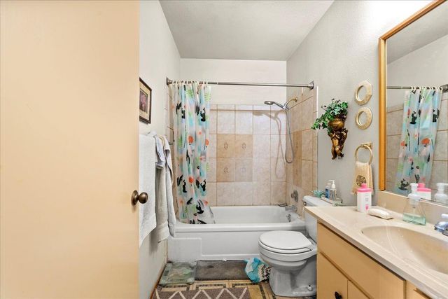 7446 Sylvia Way, Sacramento, CA 95822