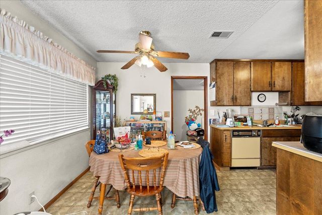 7446 Sylvia Way, Sacramento, CA 95822