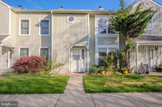 4 POND VIEW DR, Plainsboro, NJ 08536