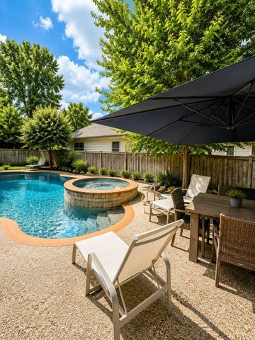 14 Doeskin Place, The Woodlands, TX 77382
