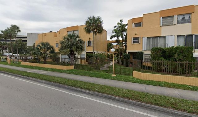 9300 W Flagler Street 214C, Miami, FL 33174