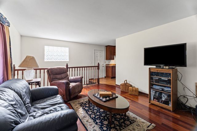 645 Flagstaff Lane, Hoffman Estates, IL 60169