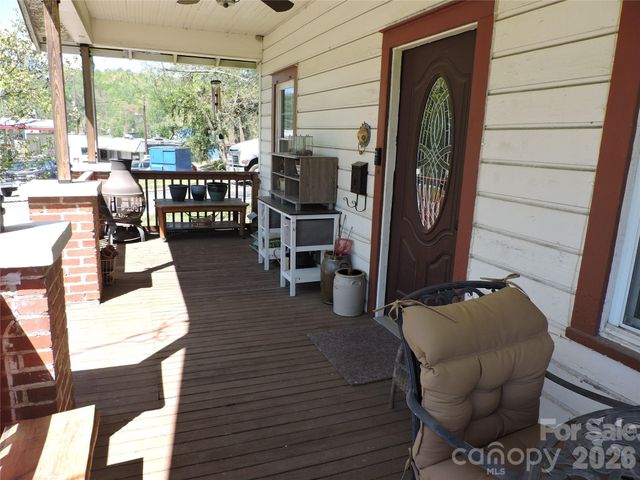4 Carter Road, Weaverville, NC 28787
