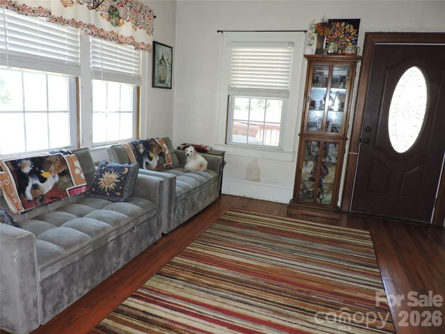 4 Carter Road, Weaverville, NC 28787