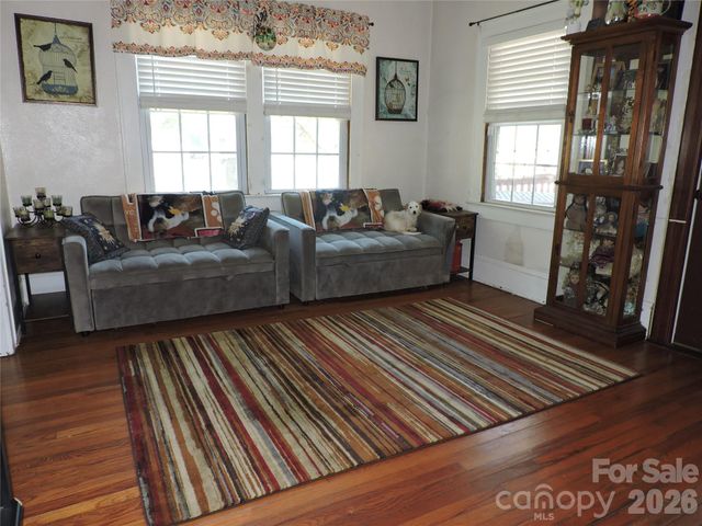 4 Carter Road, Weaverville, NC 28787
