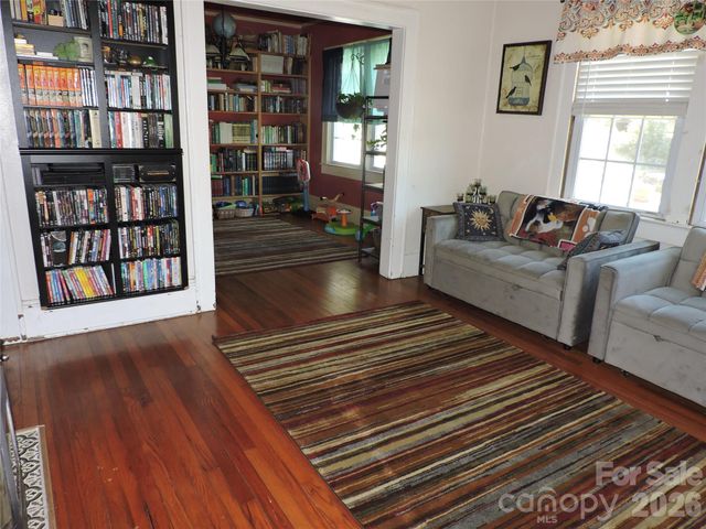 4 Carter Road, Weaverville, NC 28787
