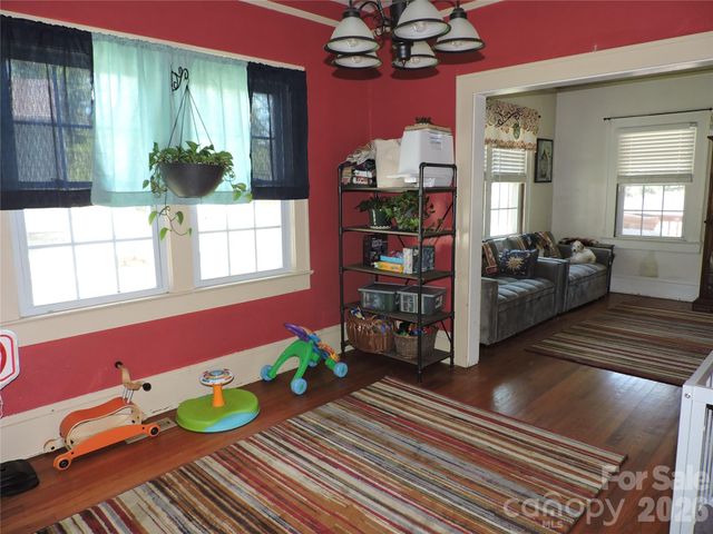 4 Carter Road, Weaverville, NC 28787
