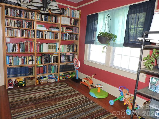 4 Carter Road, Weaverville, NC 28787