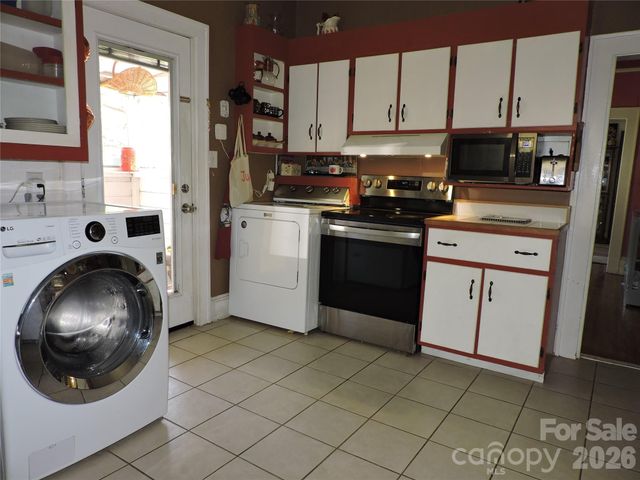 4 Carter Road, Weaverville, NC 28787