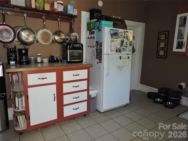 4 Carter Road, Weaverville, NC 28787