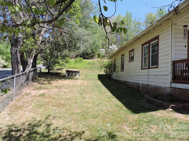 4 Carter Road, Weaverville, NC 28787