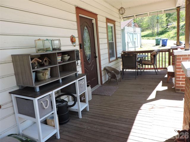 4 Carter Road, Weaverville, NC 28787