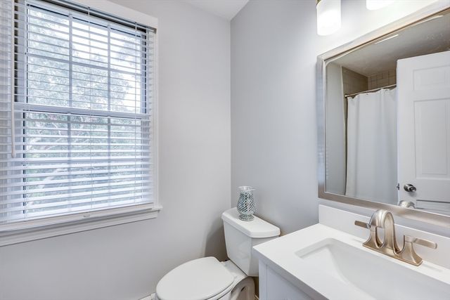 2 Harpers Hollow, Sandwich, MA 02537