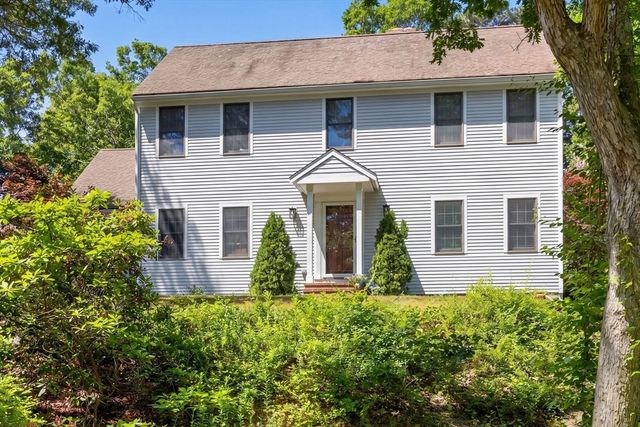 2 Harpers Hollow, Sandwich, MA 02537