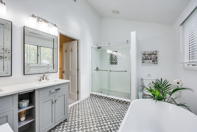 2 Harpers Hollow, Sandwich, MA 02537
